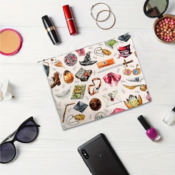 Harry Potter Cosmetic Bag - Picture 2 of 7